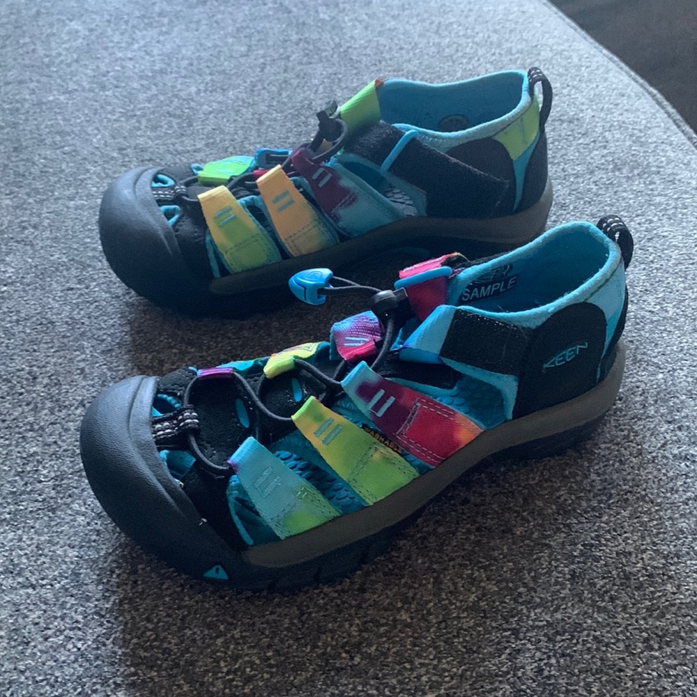 Keen size youth 1 Newport H2 sandal rainbow color